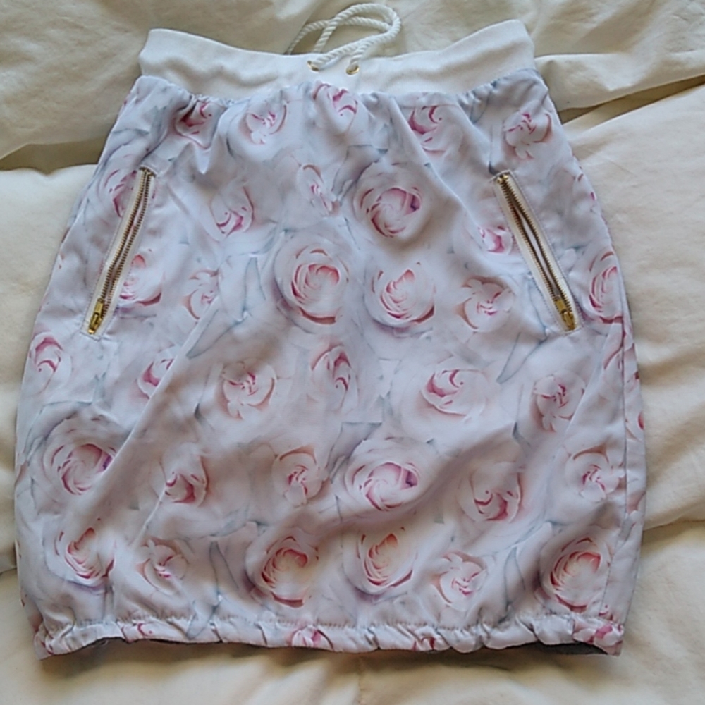 Joyrich reversable skirt - size small
